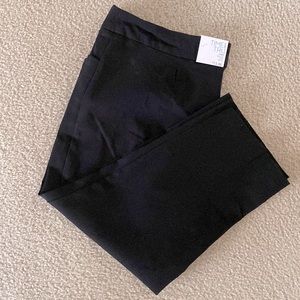 Black stretch capris
